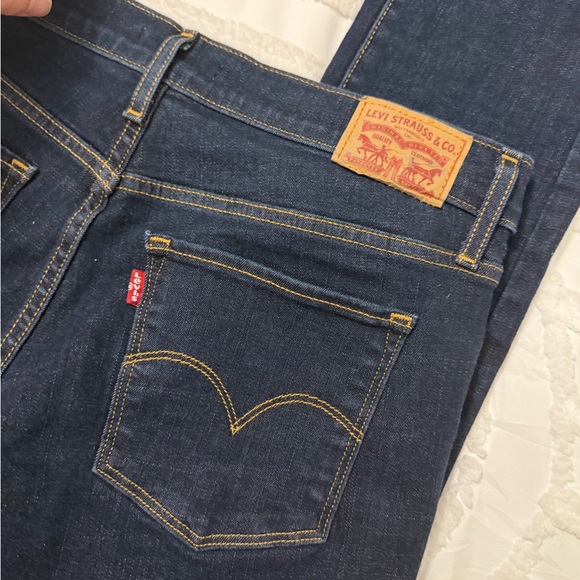Levi’s Shaping Skinny Jeans - Picture 5 of 10